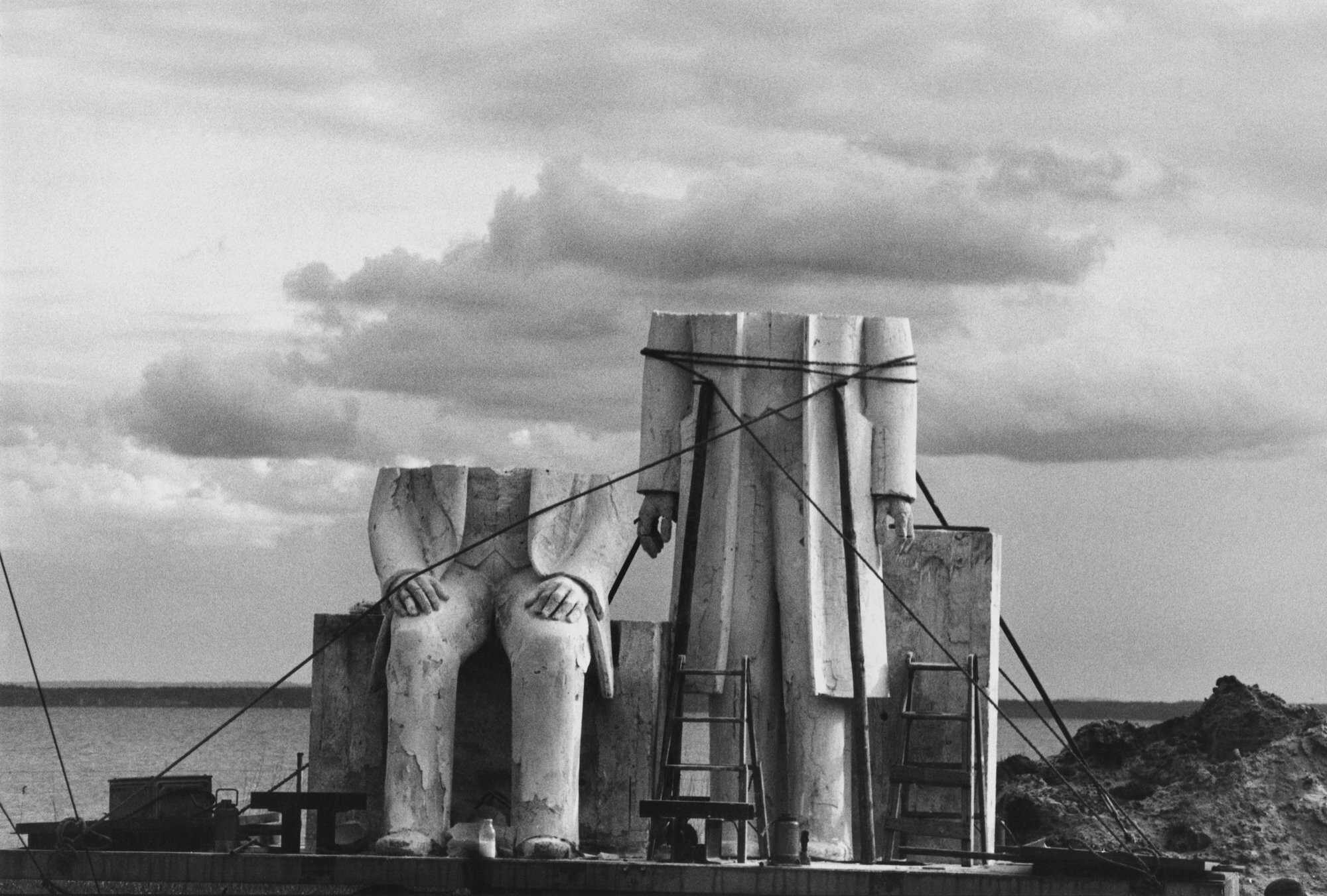 Маркс-Энгельс монумент, ГДР, 1984 год. Фотограф Сибилла Бергеман
