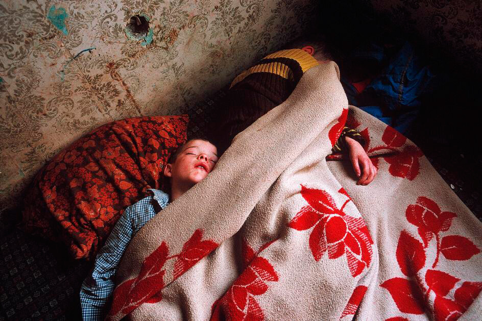 Семья Яковлевых, 1990-е. Фотограф Лиз Сарфати 