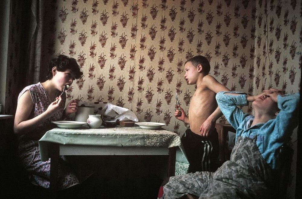 Семья Яковлевых, 1990-е. Фотограф Лиз Сарфати