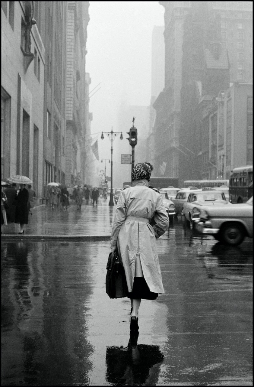 Нэнси Берг на 5-й авеню. Нью-Йорк, 1956 год. Фотограф Инге Морат