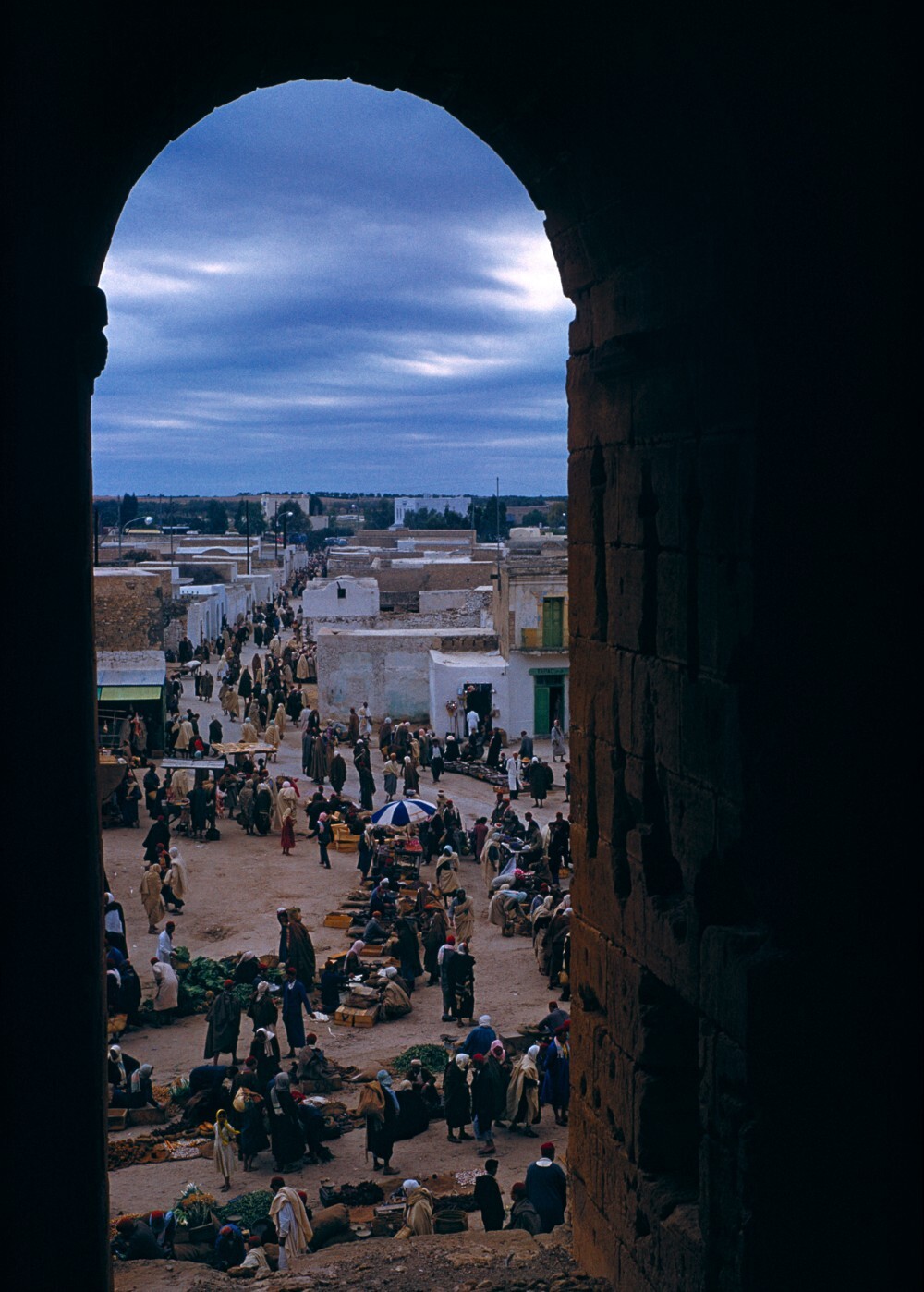 Рынок в Сусе, Тунис, 1960  год. Фотограф Инге Морат