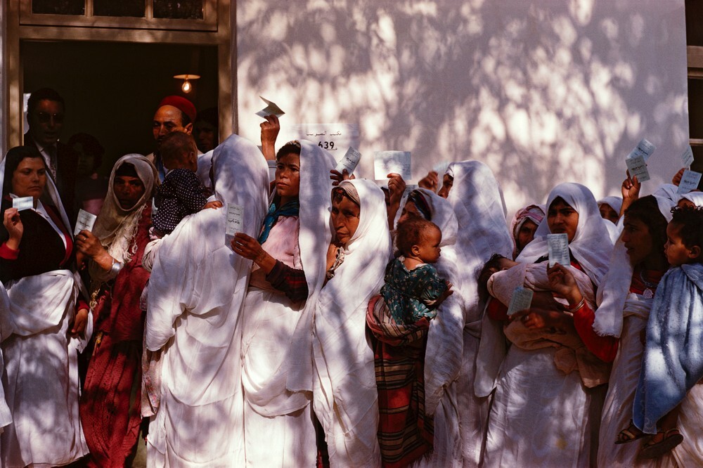 Женщины голосуют, Тунис, Сус, 1959 год.  Фотограф Инге Морат