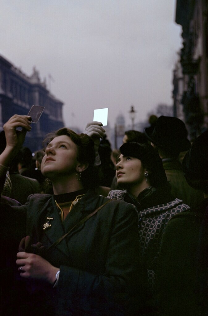 Поминальное воскресенье, Лондон, 1953 год. Фотограф Инге Морат
