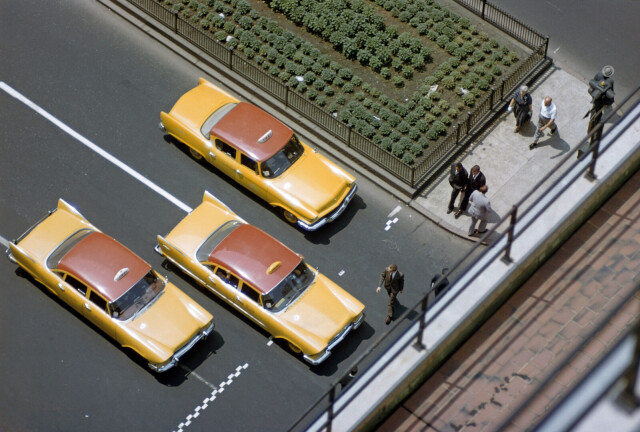 Такси на Парк-авеню, Нью-Йорк, 1958. Фотограф Эрнст Хаас