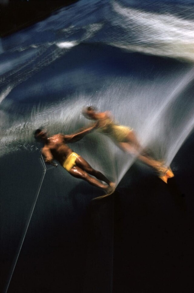 Водные лыжи, США, 1957. Фотограф Эрнст Хаас