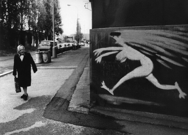 Из цикла «Люди в городе», 1995. Фотограф Франтишек Досталь