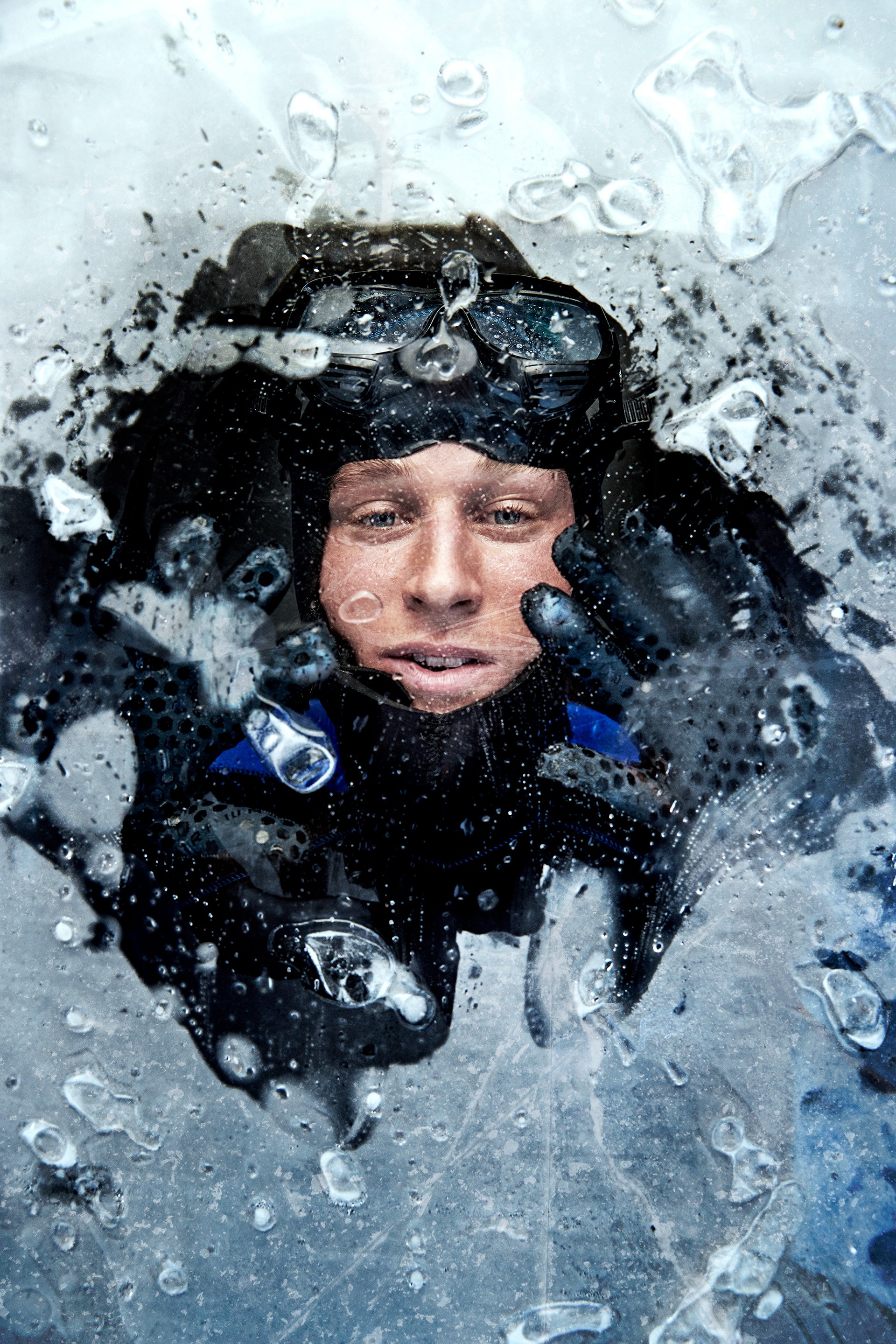 Финалист в категории Люди, 2019. Триатлон в Антарктиде, спортсмен Андерс Хофман. Автор Джаспер Гроннемарк