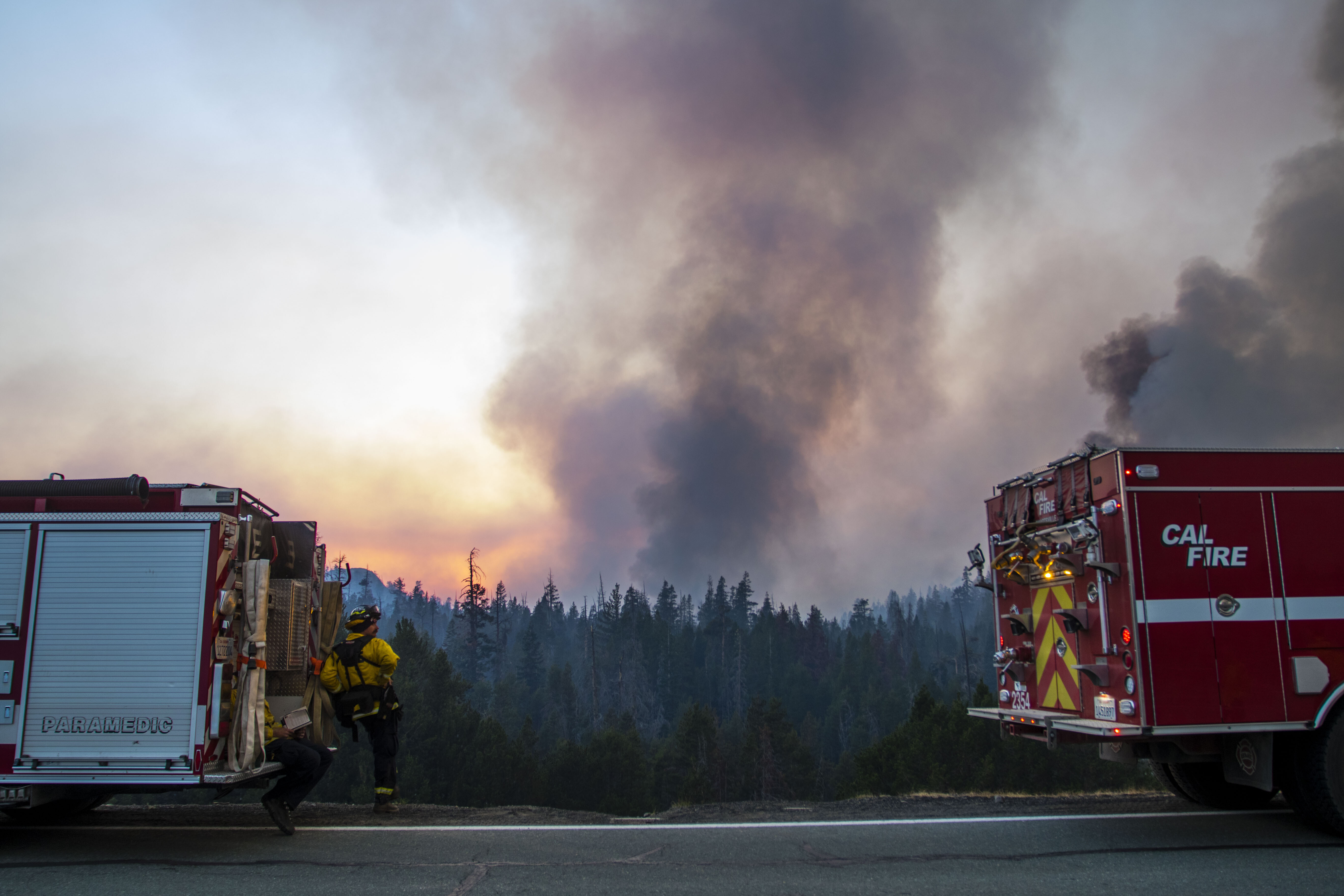 Финалист в категории Американский опыт, 2021. Пожарные и лесной пожар Калдор в Калифорнии, США. Автор Тай О’Нил