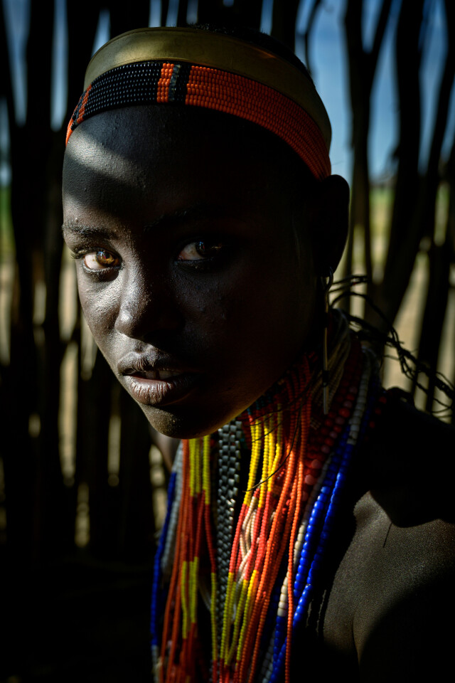 Финалист в категории «Люди», 2021. Портрет девушки из племени эрборе в долине реки Омо, Эфиопия. Автор Зай Яр Лин
