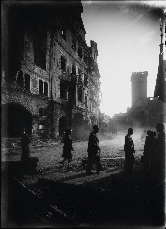Староместская площадь, 1945 год. Фотограф Йозеф Судек
