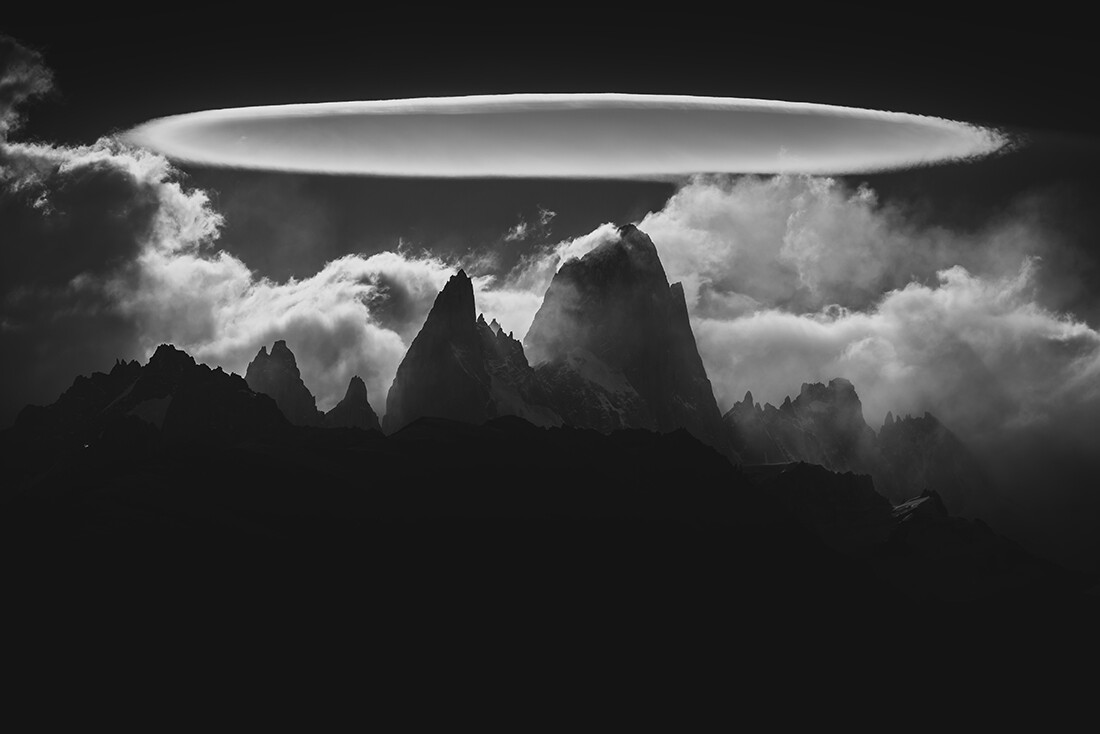 1-е место в категории Пейзажи, 2021. Облако НЛО. Над горой Фицрой в Патагонии, между Аргентиной и Чили. Автор Франсиско Негрони