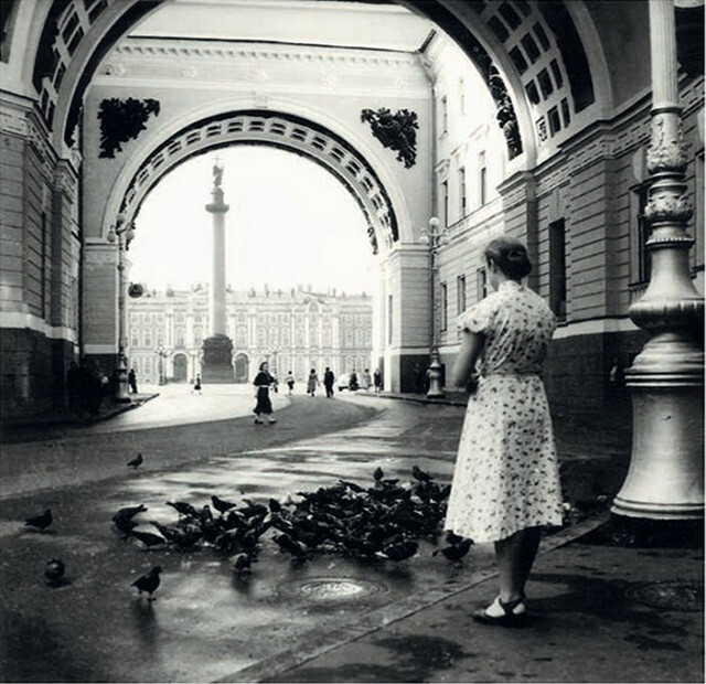 Арка Генерального штаба, Ленинград, 1955. Фотограф Лев Шерстенников