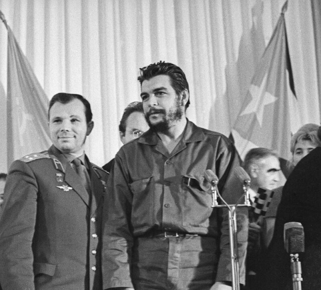 Юрий Гагарин и Че Гевара, 1964. Фотограф Виктор Ахломов