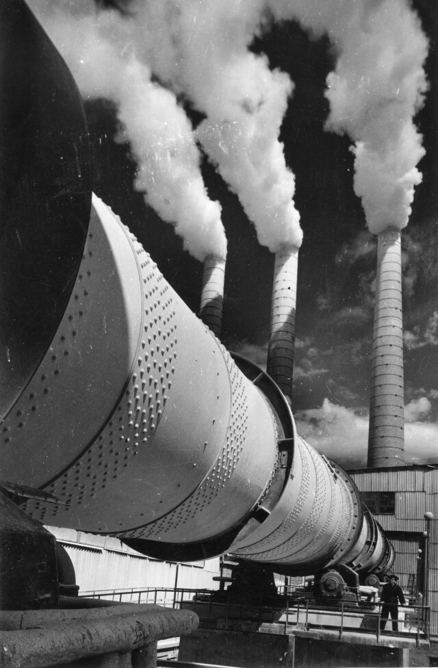 Бетонный завод, 1954. Фотограф Всеволод Тарасевич