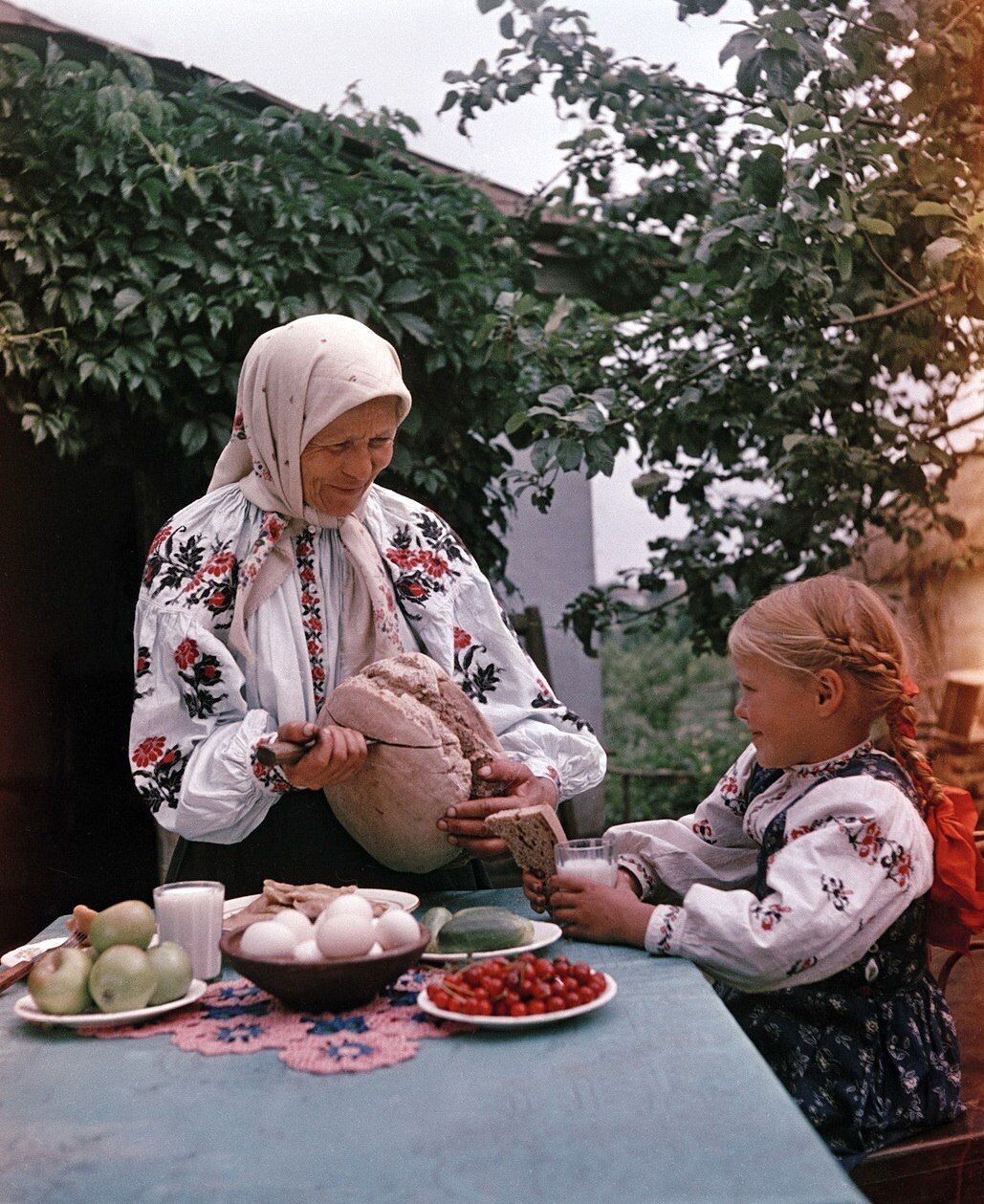 Завтрак, 1950-е. Фотограф Семён Фридлянд