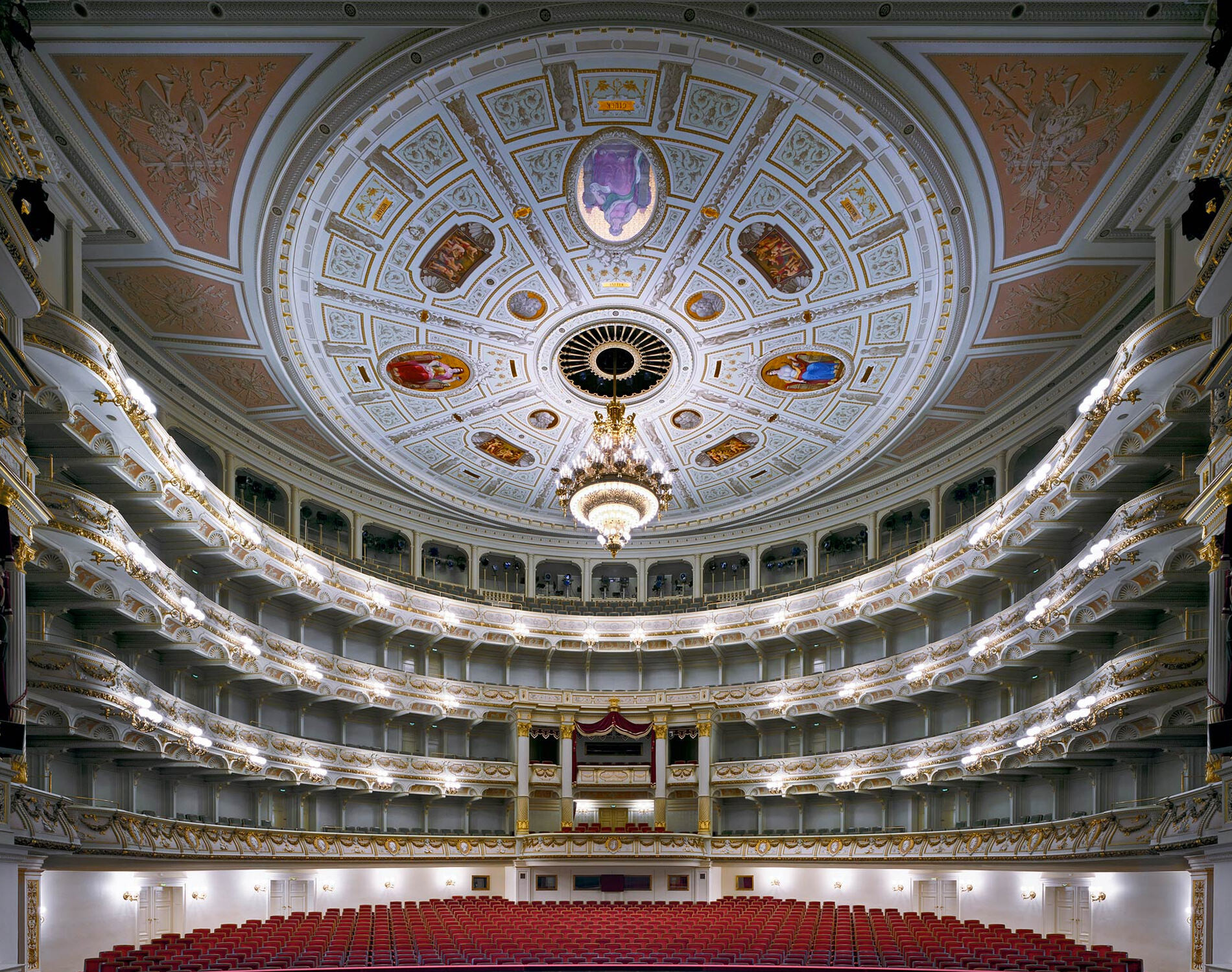 Дрезденская государственная опера, 2014 год. Фотограф Дэвид Левенти