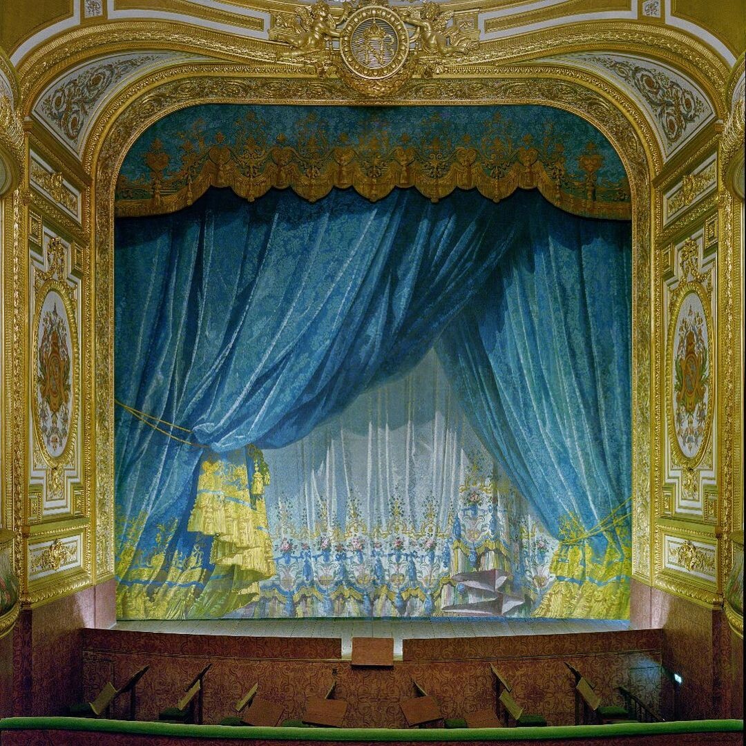 Занавес Императорского театра во дворце Фонтенбло, Франция, 2019 год. Фотограф Дэвид Левенти