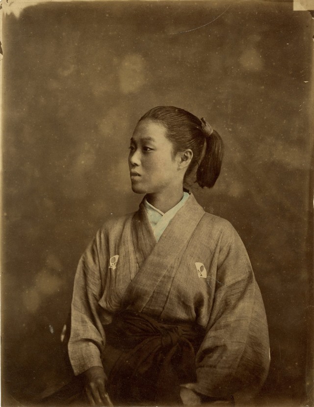 Женщина-самурай в фехтовальной экипировке, 1875. Автор барон Раймунд фон Стиллфрид