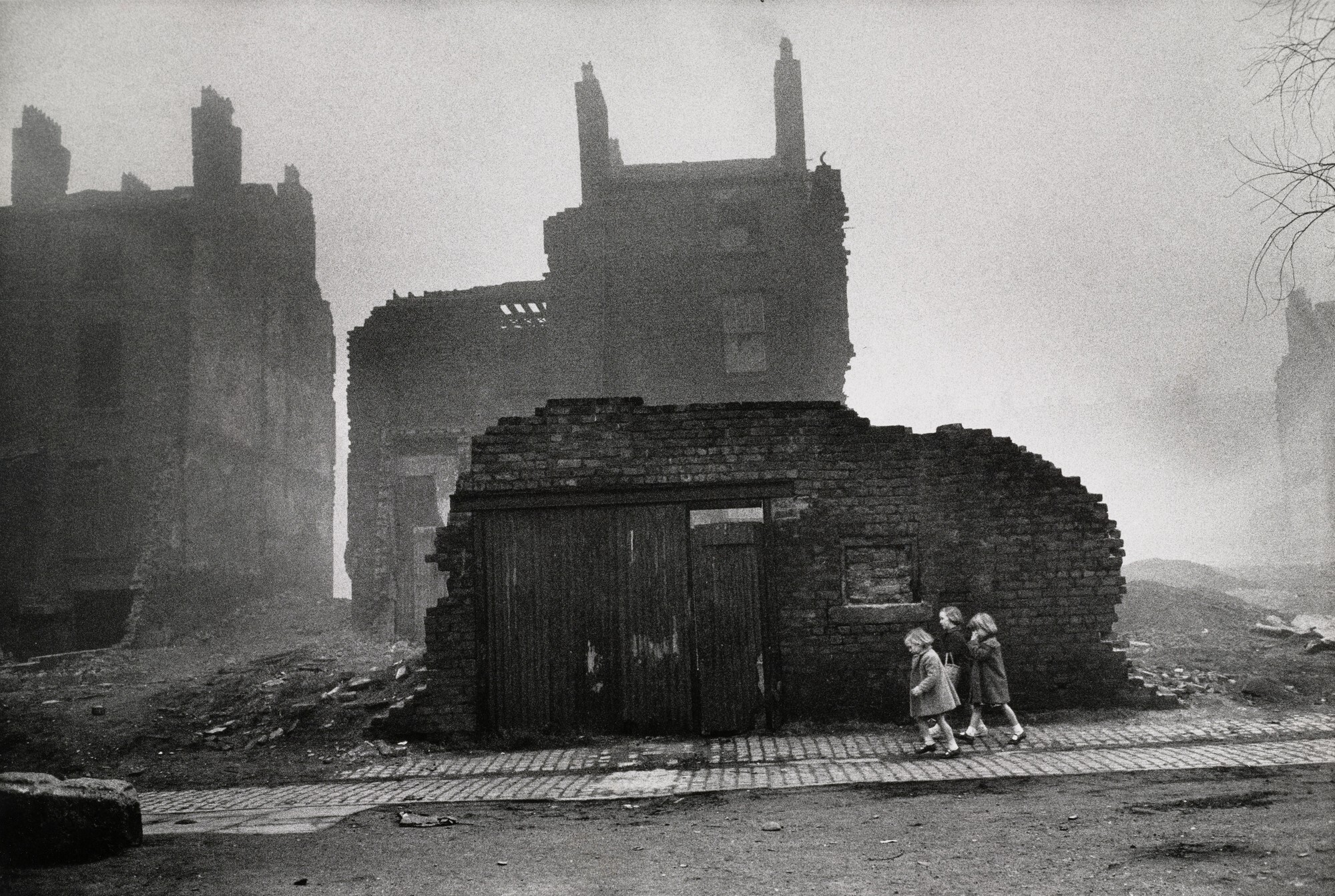 Район под снос, Ливерпуль, 1963. Фотограф Анри Картье-Брессон