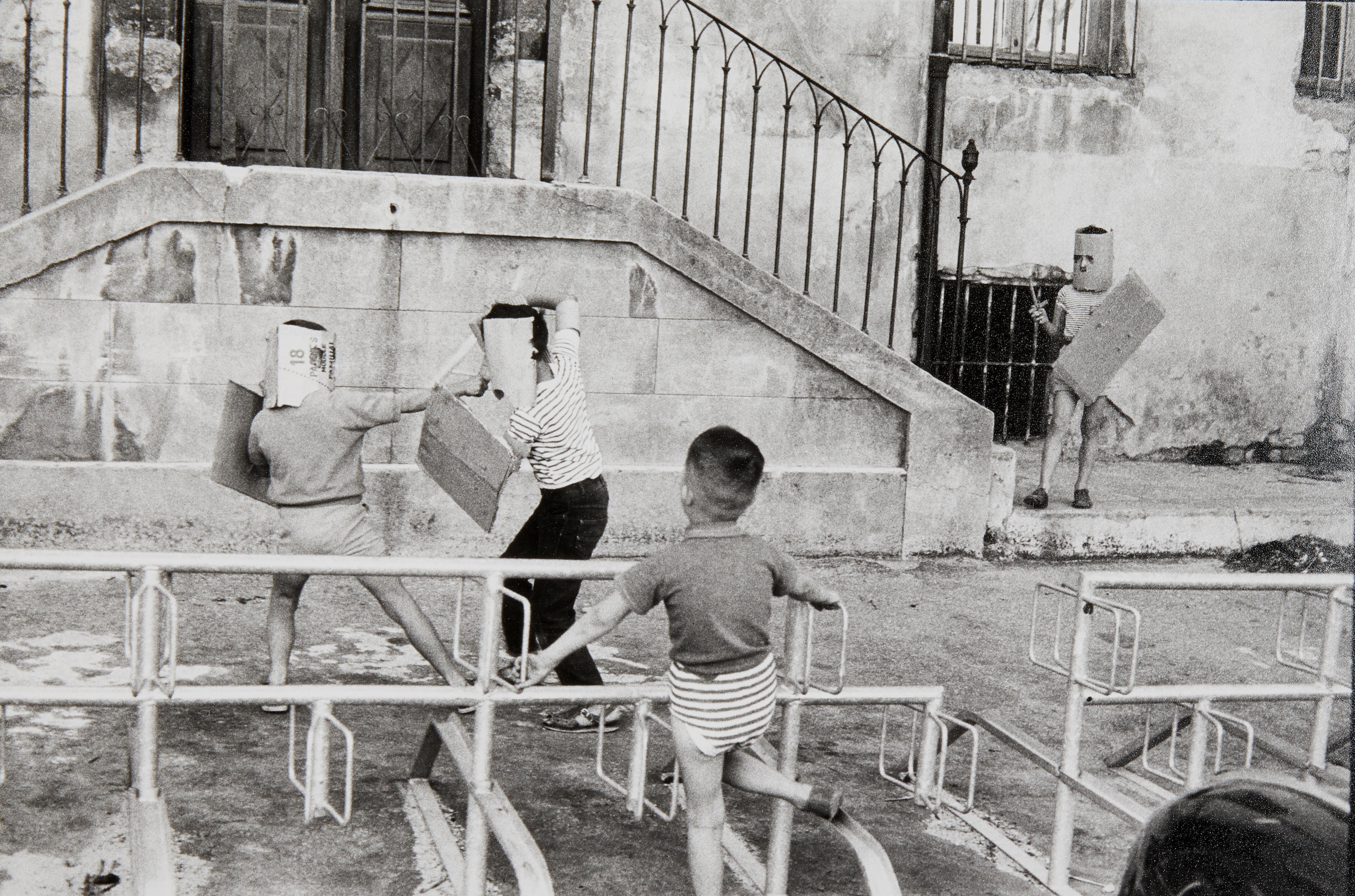 Марди Гра, Тараскон, 1959. Фотограф Анри Картье-Брессон