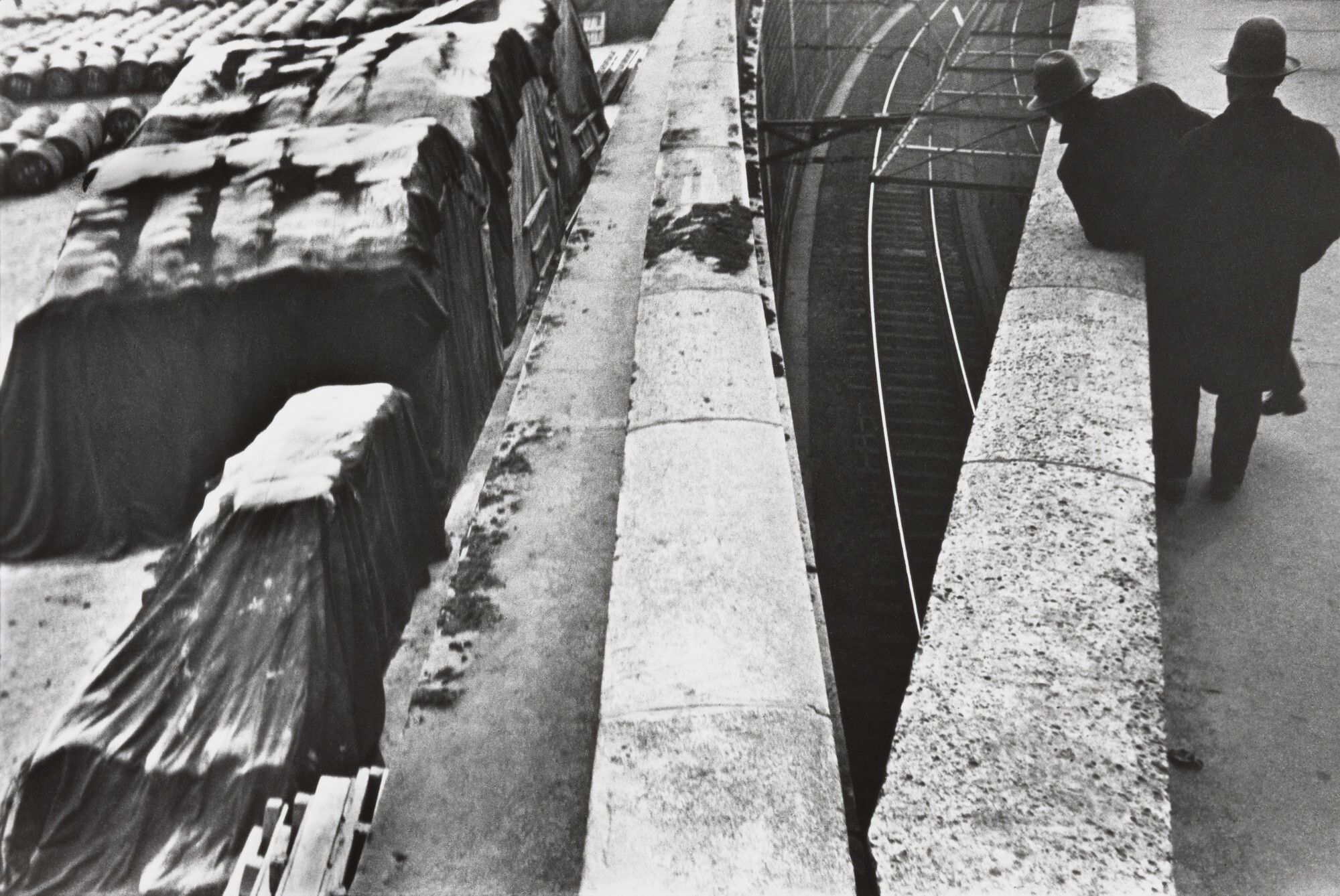 Набережная Сен-Бернар, Париж, 1932. Фотограф Анри Картье-Брессон