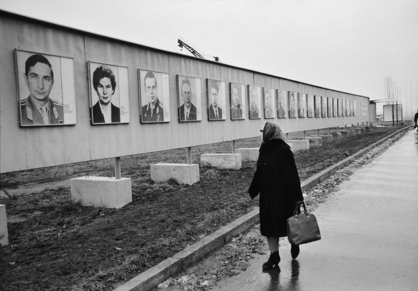 Космонавты, Ленинградский проспект, Москва, 1972. Фотограф Анри Картье-Брессон