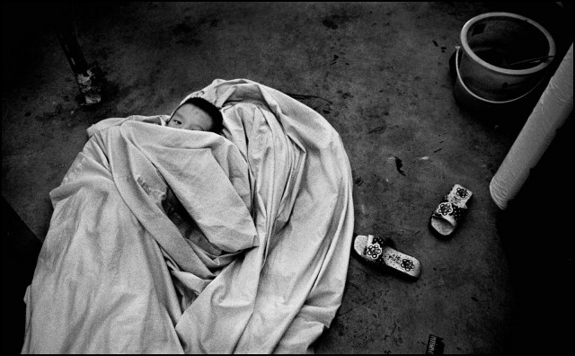 Ребёнок с вирусом иммунодефицита в Бангкоке, Таиланд, 2005. Джефф Уайденер