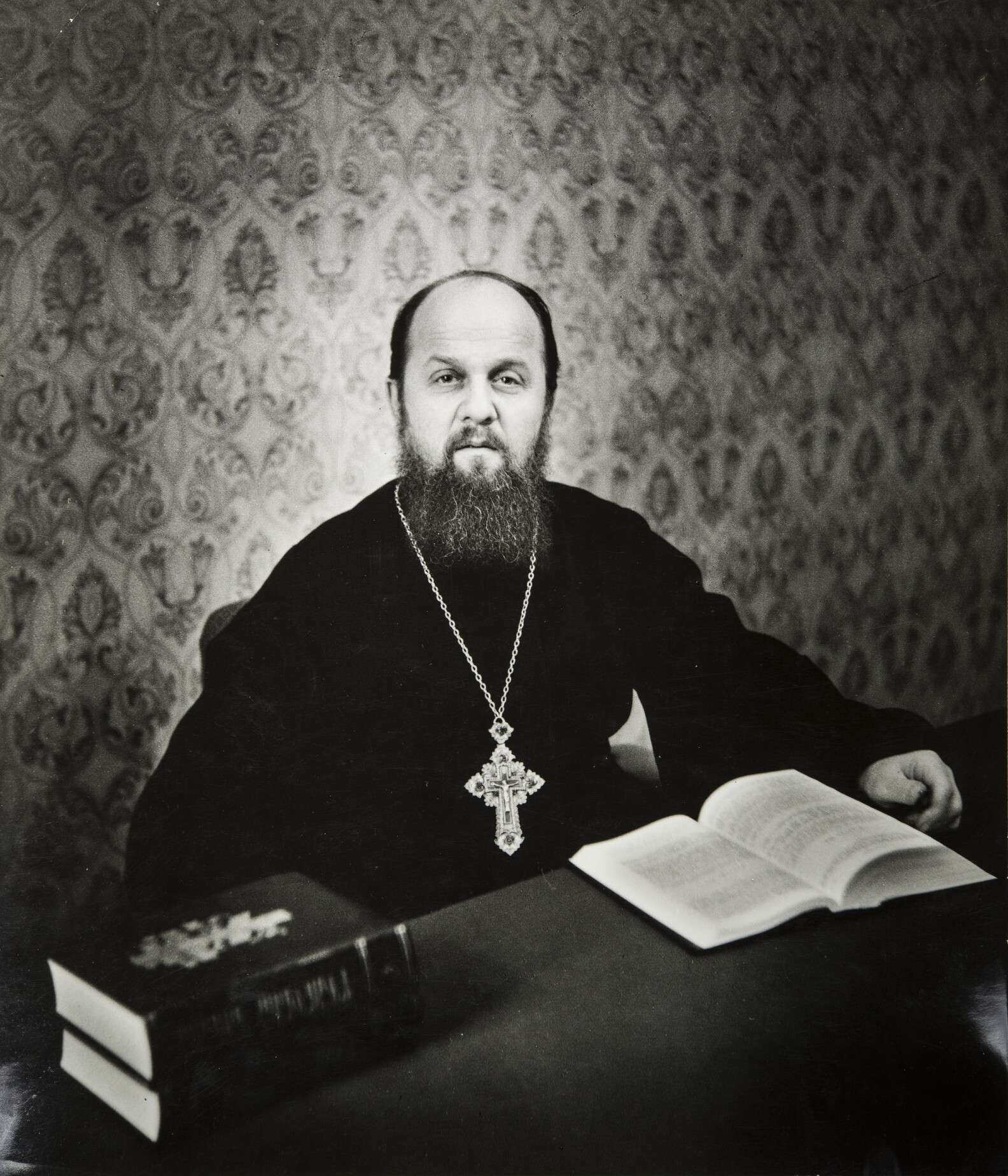 Владимир Сорокин, 1990-е. Фотограф Борис Михалевкин