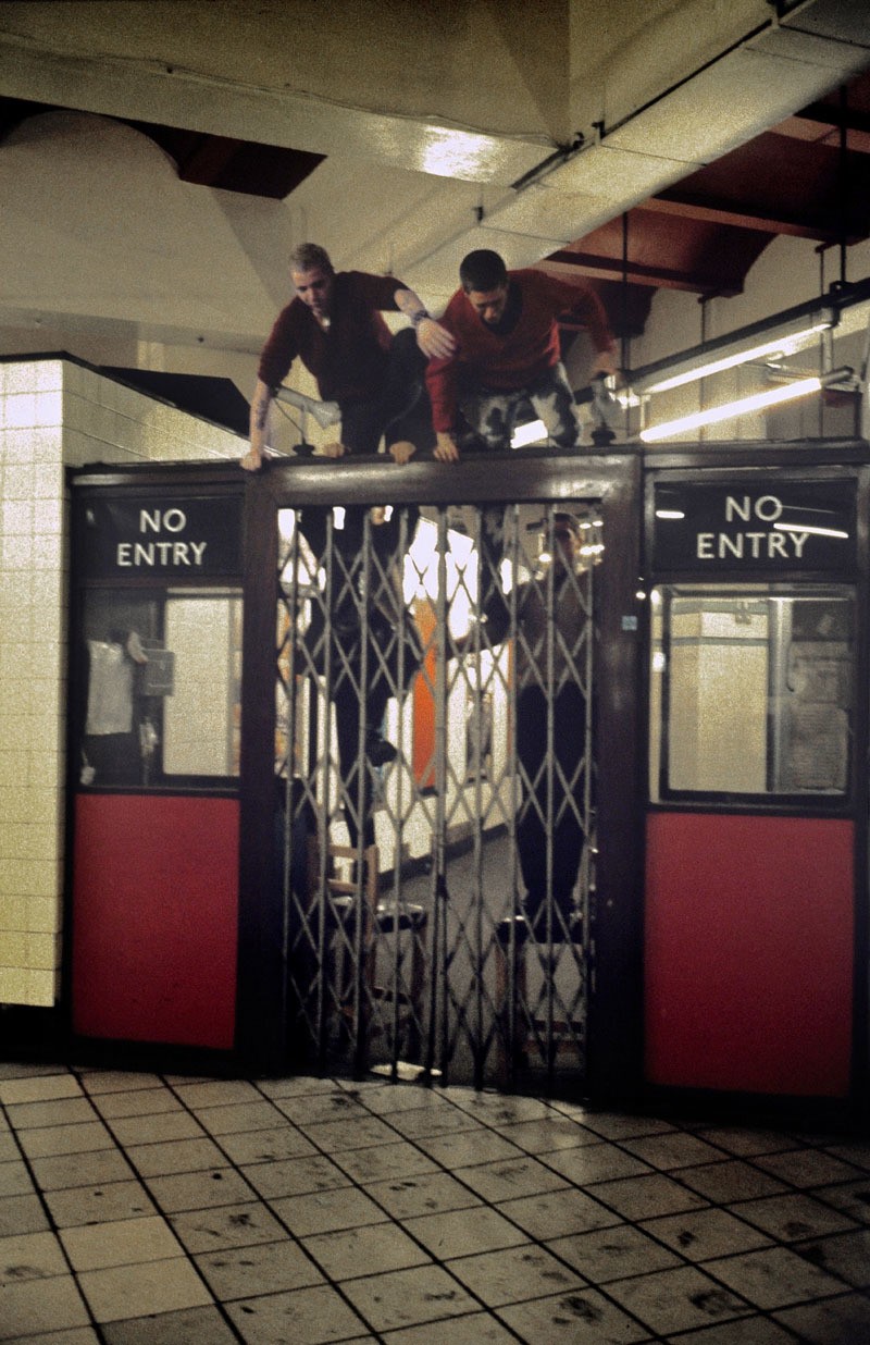 Вход запрещён, метро, Лондон, 1980-е. Боб Маззер
