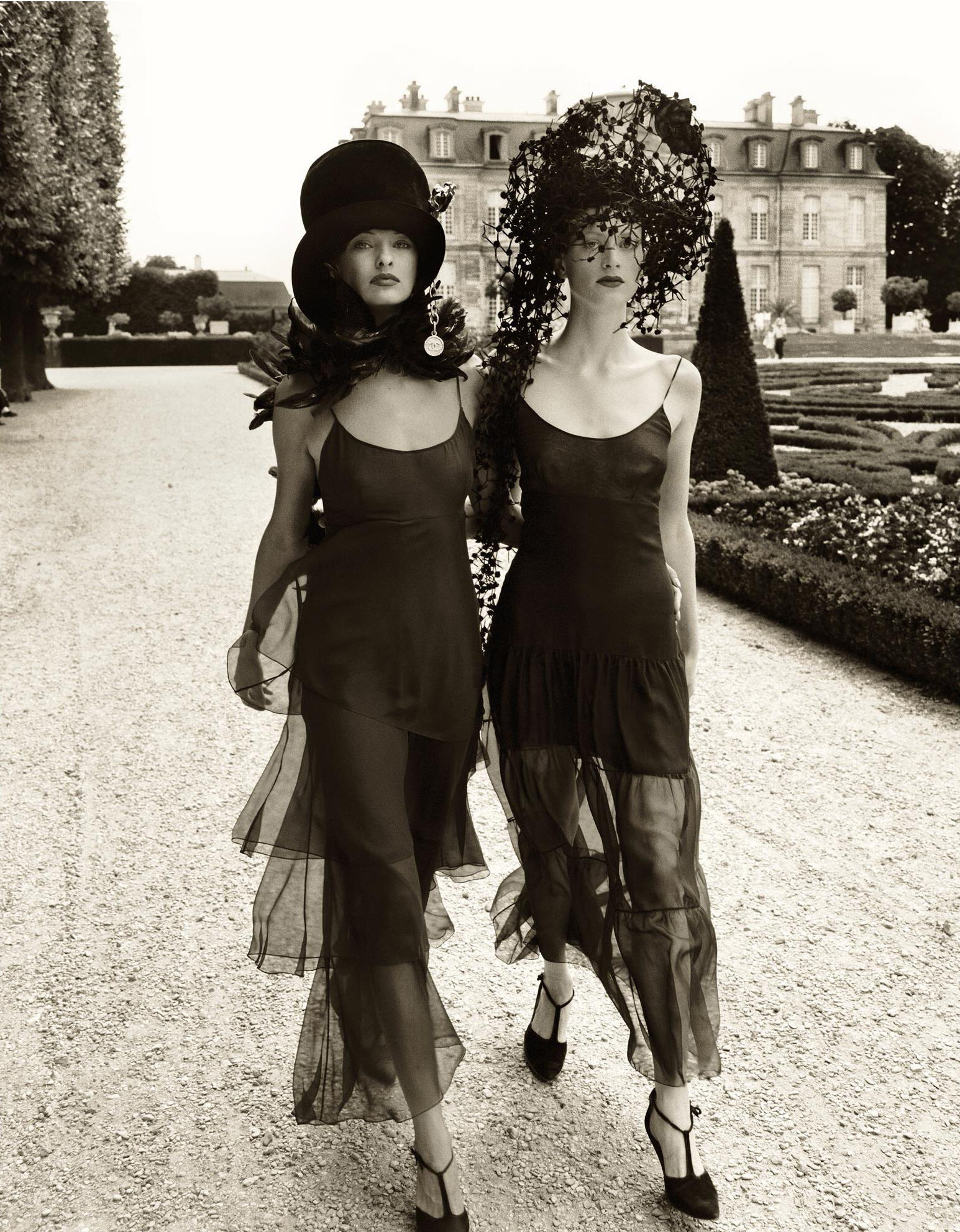 Линда Евангелиста и Кристен Макменами, Vogue US, 1992. Фотограф Стивен Майзель