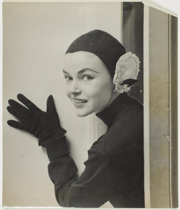 Портрет молодой девушки, 1950. Фотограф Эмиль Савитри