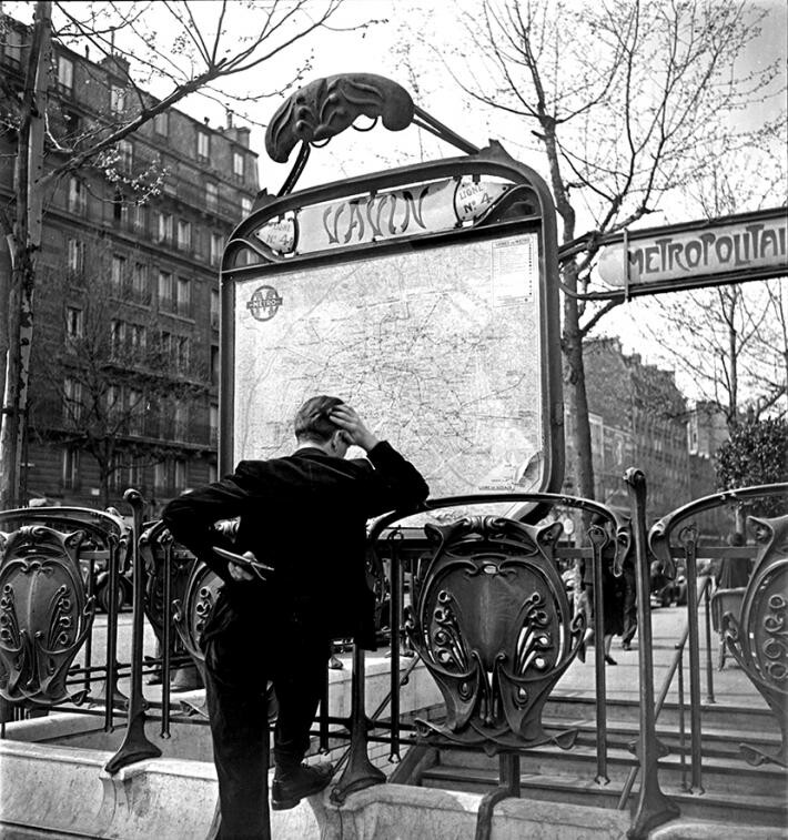 Станция парижского метрополитена Вавен, 1950-е. Фотограф Эмиль Савитри