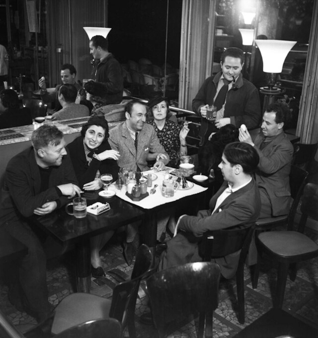 Ресторан La Coupole, 1939. Фотограф Эмиль Савитри