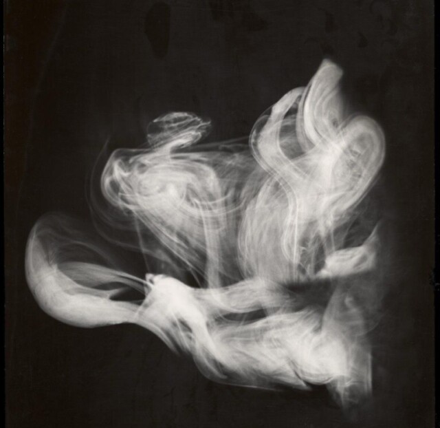 Дым, примерно 1950-е годы. Фотограф Виктор Мееуссен