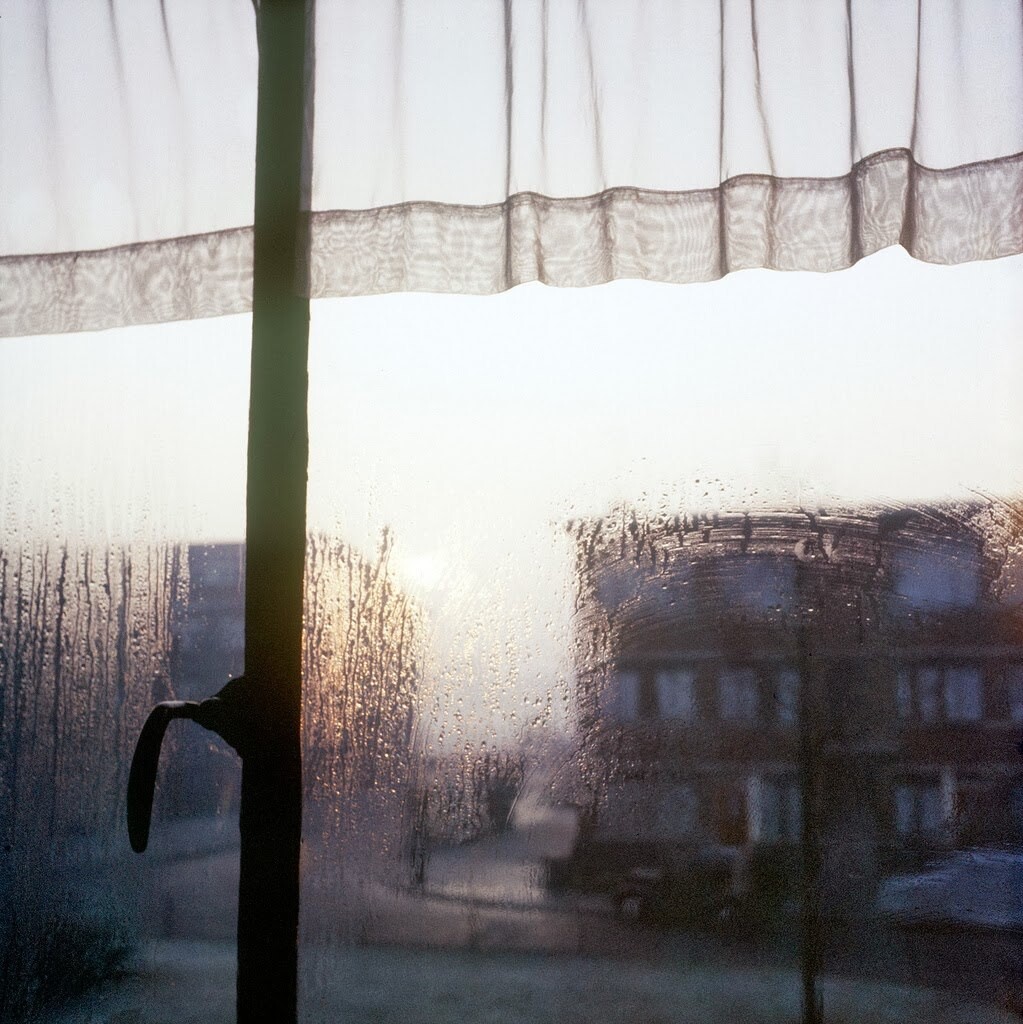 Запотевшее окно зимой, примерно 1950-е годы. Фотограф Виктор Мееуссен