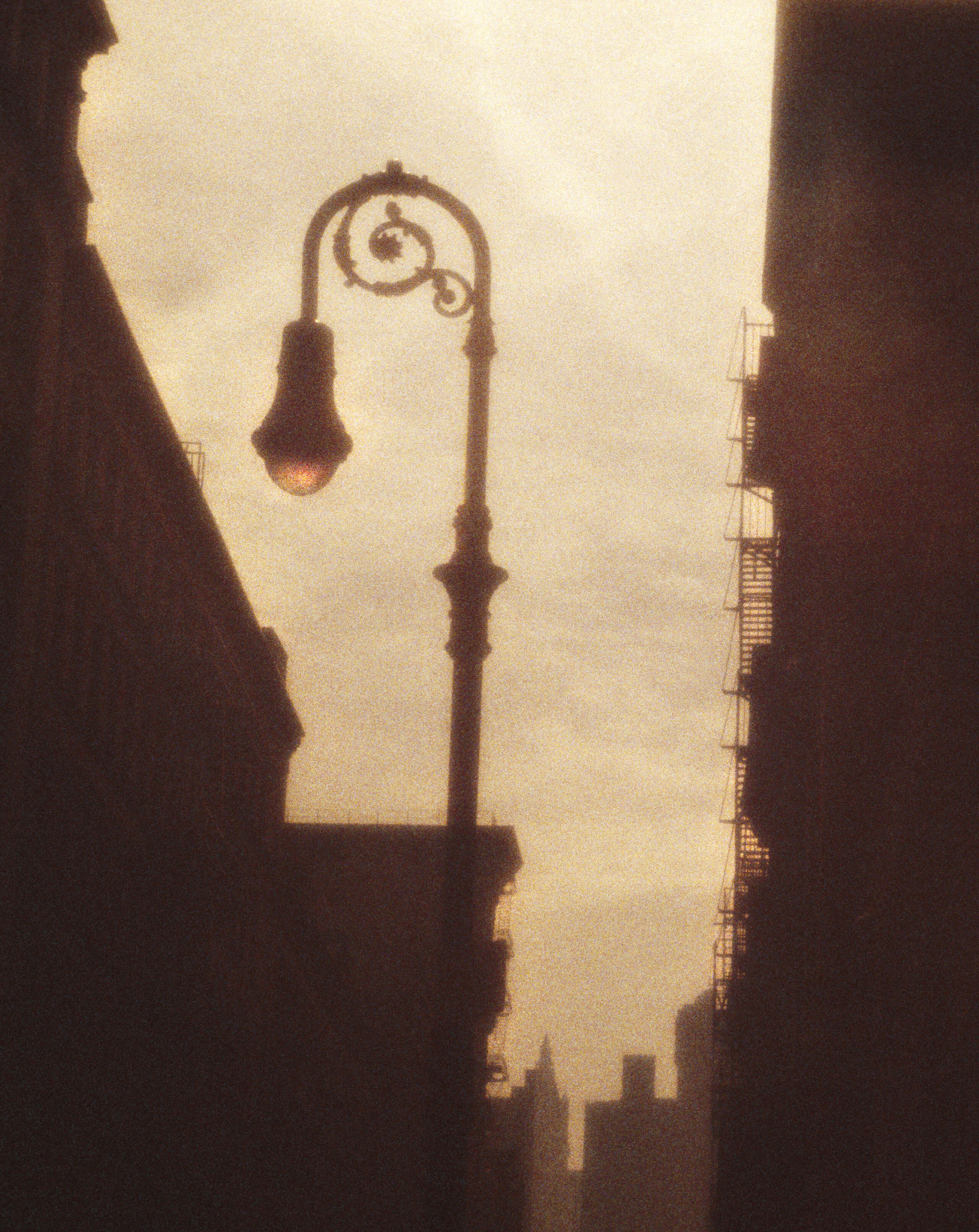 Уличный фонарь. Сохо, Нью-Йорк. Фотограф Роберт Фарбер