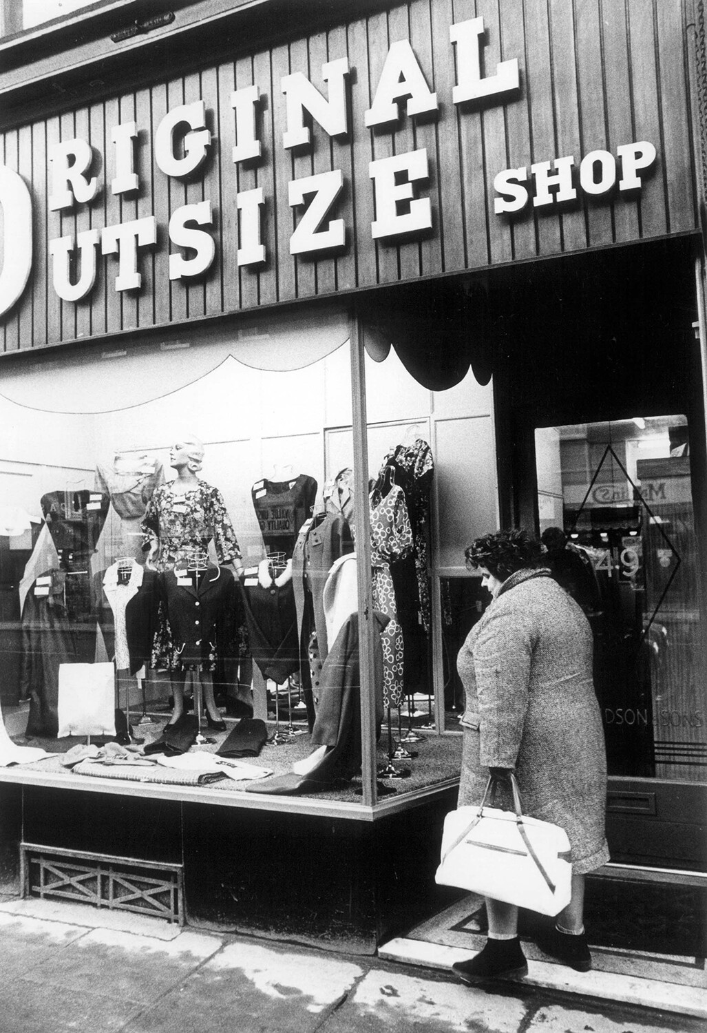 Магазин одежды, Эдинбург, 1966. Фотограф Роберт Бломфилд