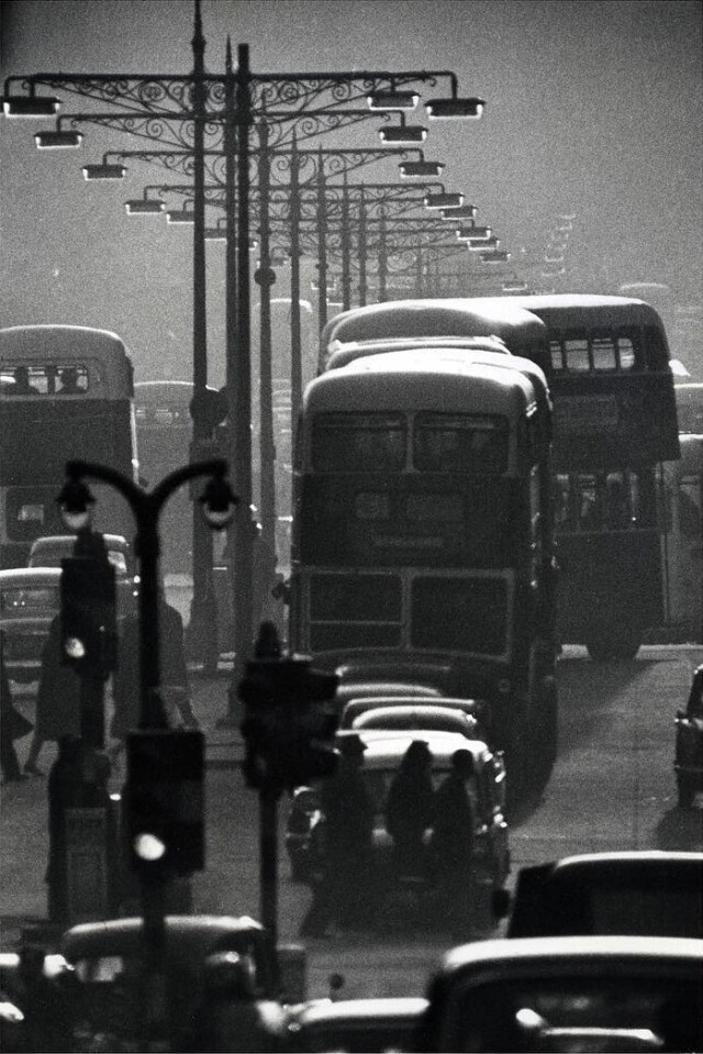 Принсес-стрит (Принцес-стрит), движение, Эдинбург, 1965. Фотограф Роберт Бломфилд