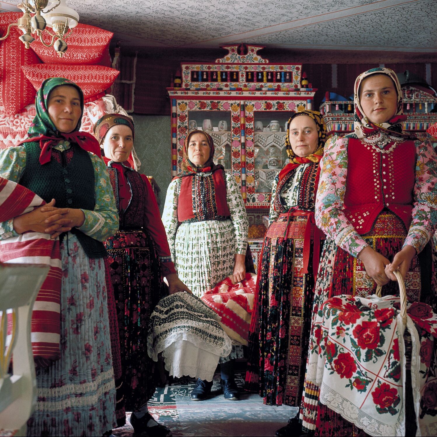 Женщины с корзинами, 1972. Фотограф Петер Корниш