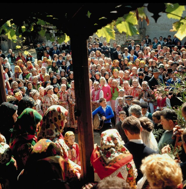 Часть свадебной церемонии, 1972. Фотограф Петер Корниш