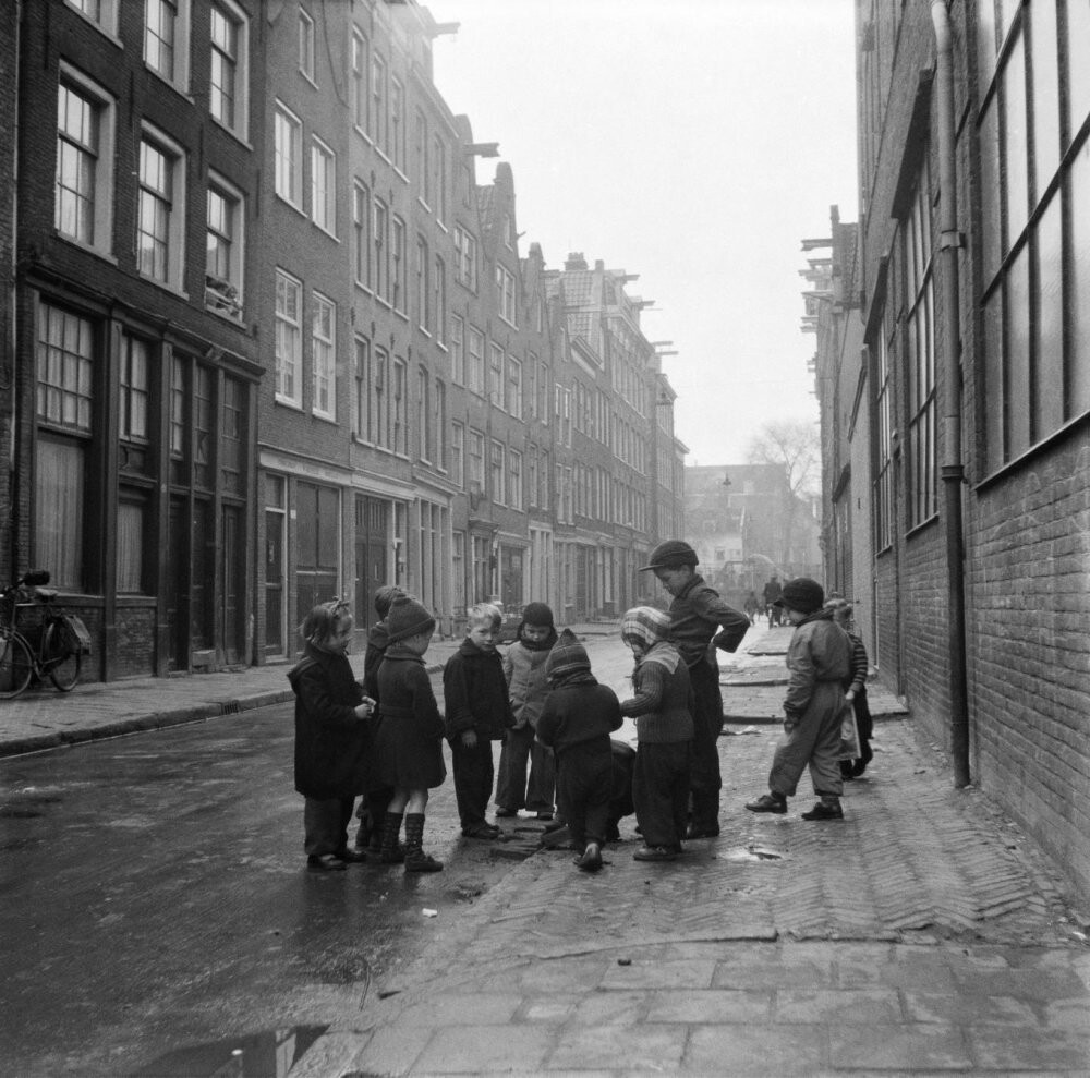 Дети, Амстердам, 1952 год. Фотограф Аал Фрик