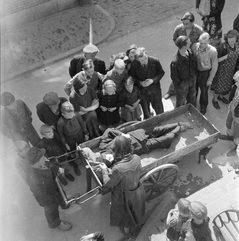 Амстердам, зима 1944 года. Фотограф Кас Оортхейс