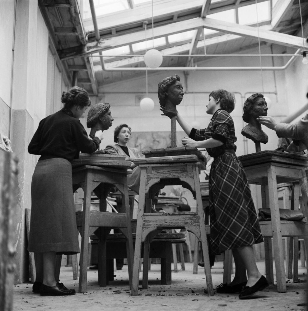 Скульптура в Академии изящных искусств, Гаага, примерно 1950-е. Фотограф Эд ван Вейк