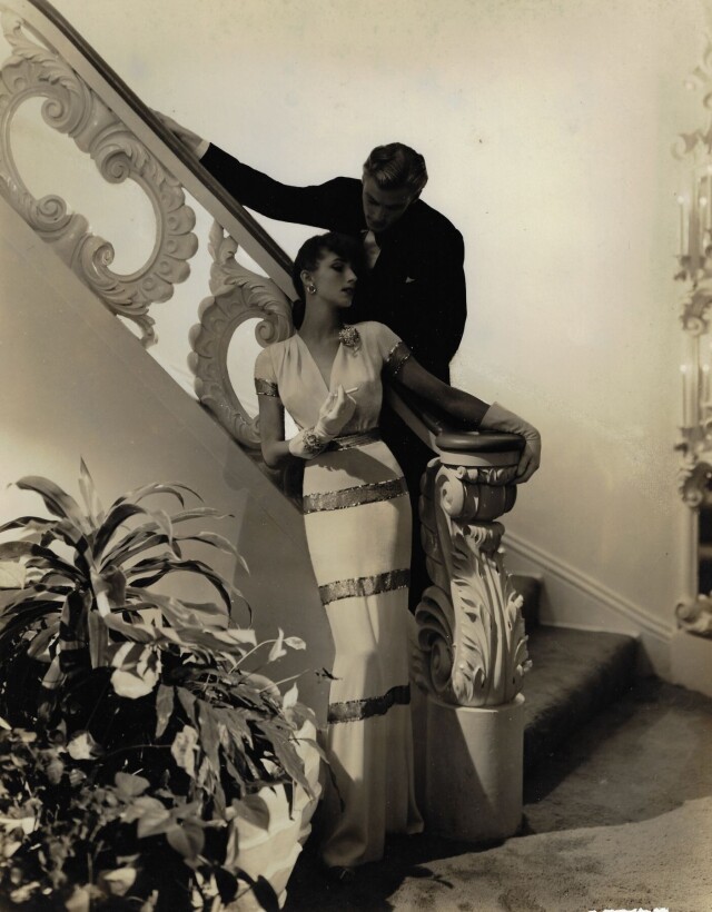 Тони Холлингсворт в салоне Коти, 1941 год год. Фотограф Георгий Гойнинген-Гюне