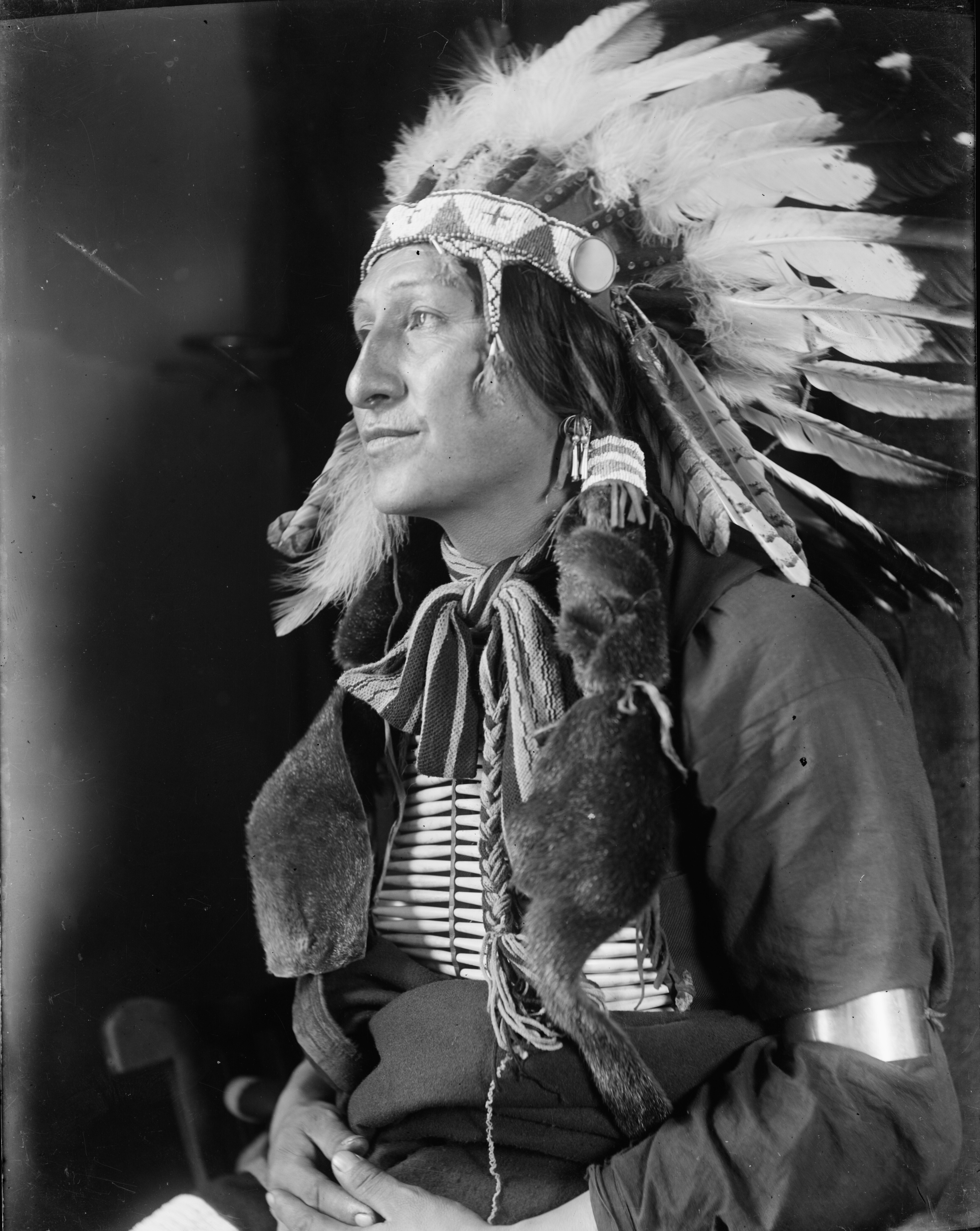 Индеец сиу Джо Блэк Фокс из шоу Буффало Билла Дикий Запад, 1900. Фотограф Gertrude Käsebier