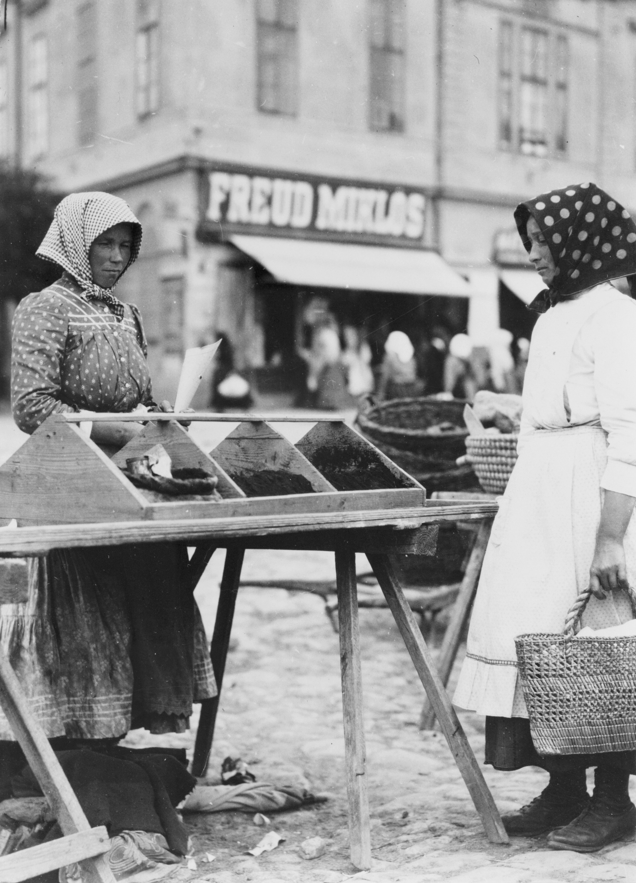 На продуктовом рынке. Венгрия, 1920 – 1923, из Коллекции Карпентера