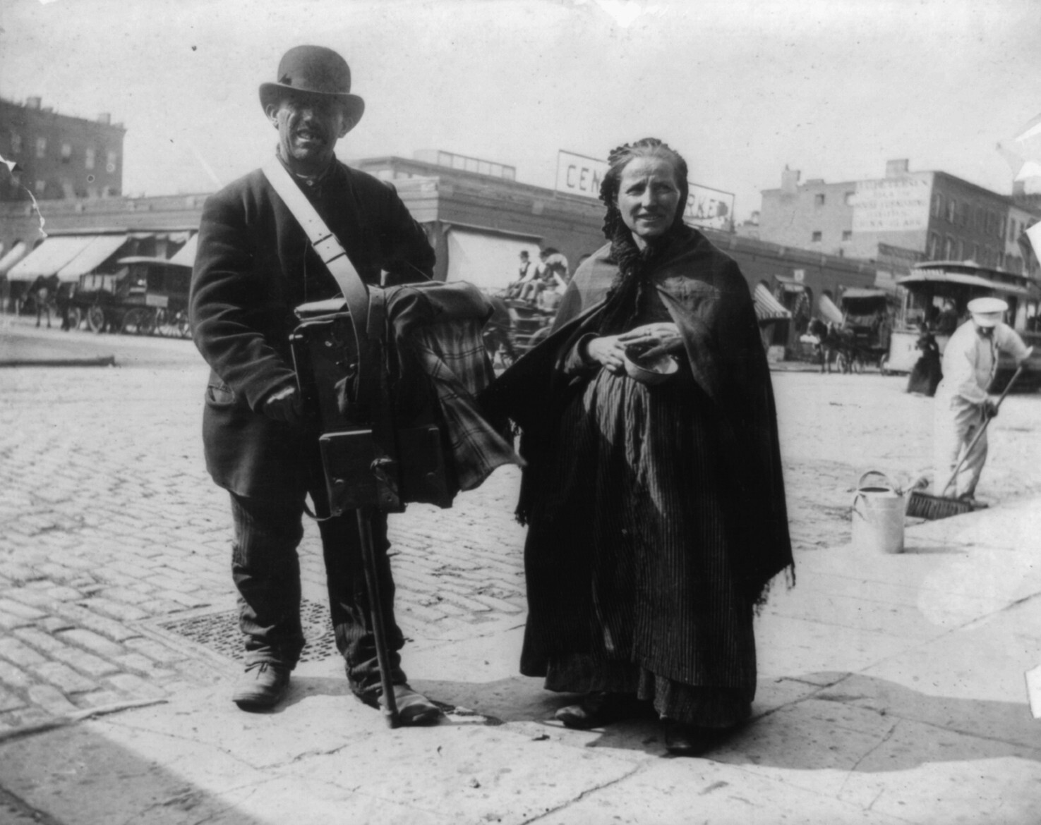 Шарманщик с женой, Нью-Йорк, 1897. Фотограф Алиса Остин