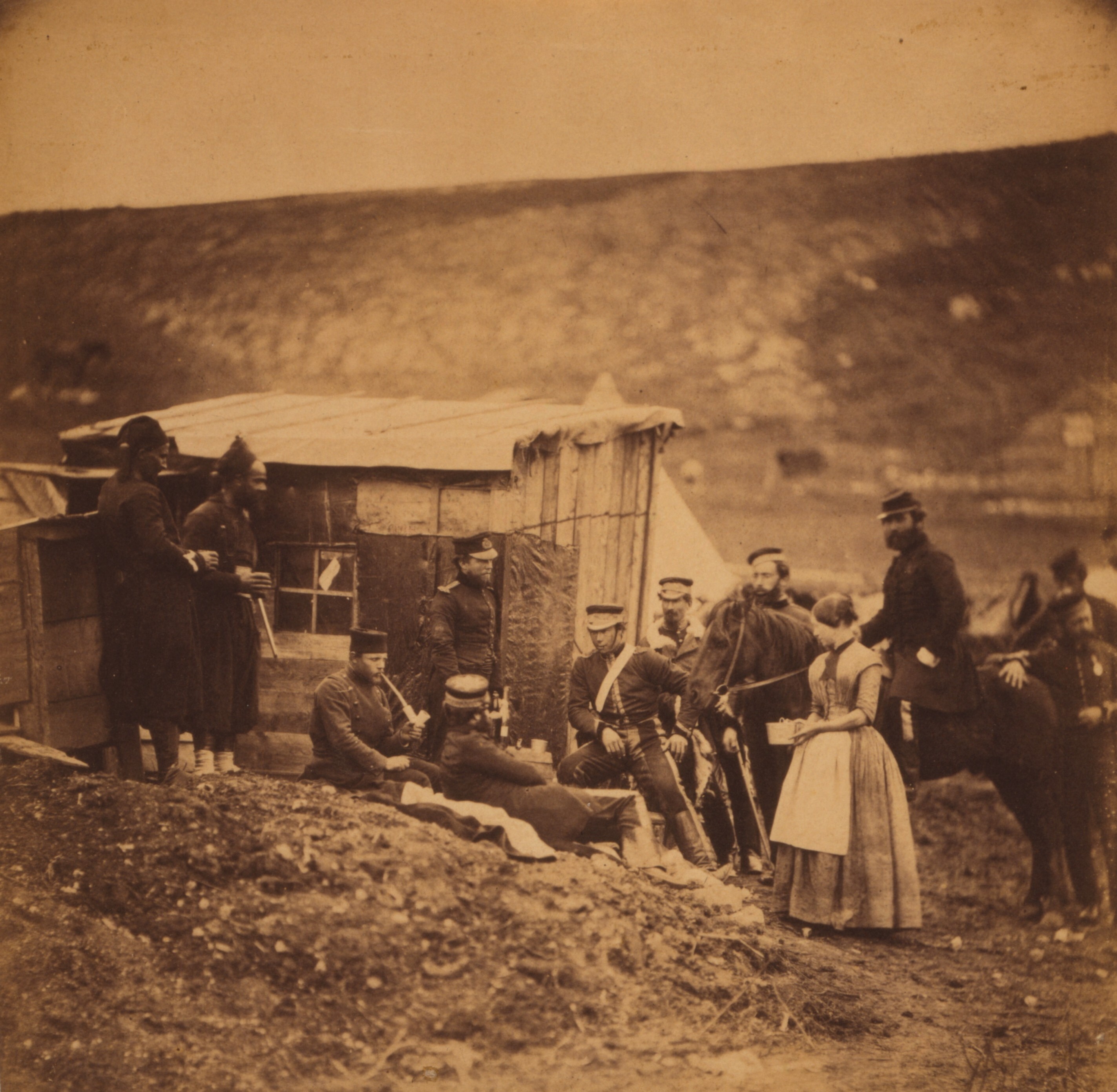 Лагерь 4-го драгунского полка, праздничная вечеринка, французы и англичане. Крымская война, 1855. Фотограф Роджер Фентон