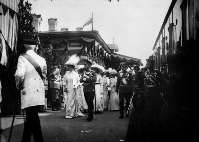 Царская семья на станции Бородино по случаю 100-летия Бородинской битвы, 1912