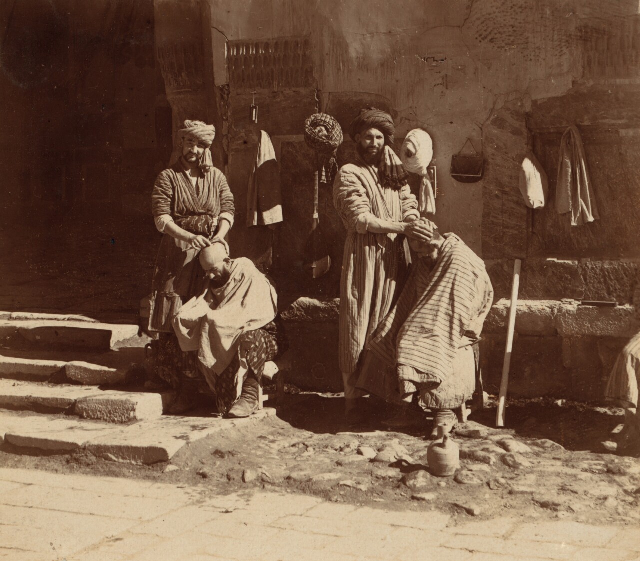 Парикмахеры в Самарканде, 1905. Фотограф Сергей Прокудин-Горский